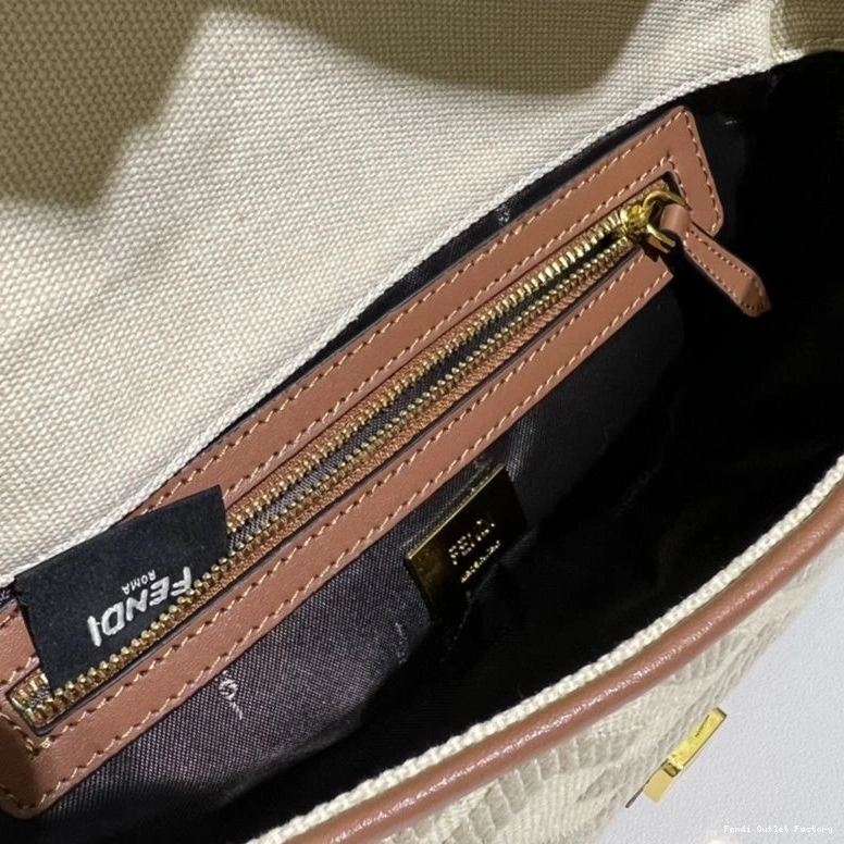 Vintage HOT Motif Baguette FF Canvas Beige Medium Fendi In Bag 0730
